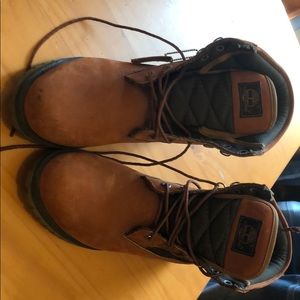 Fiancé doesn’t wear them